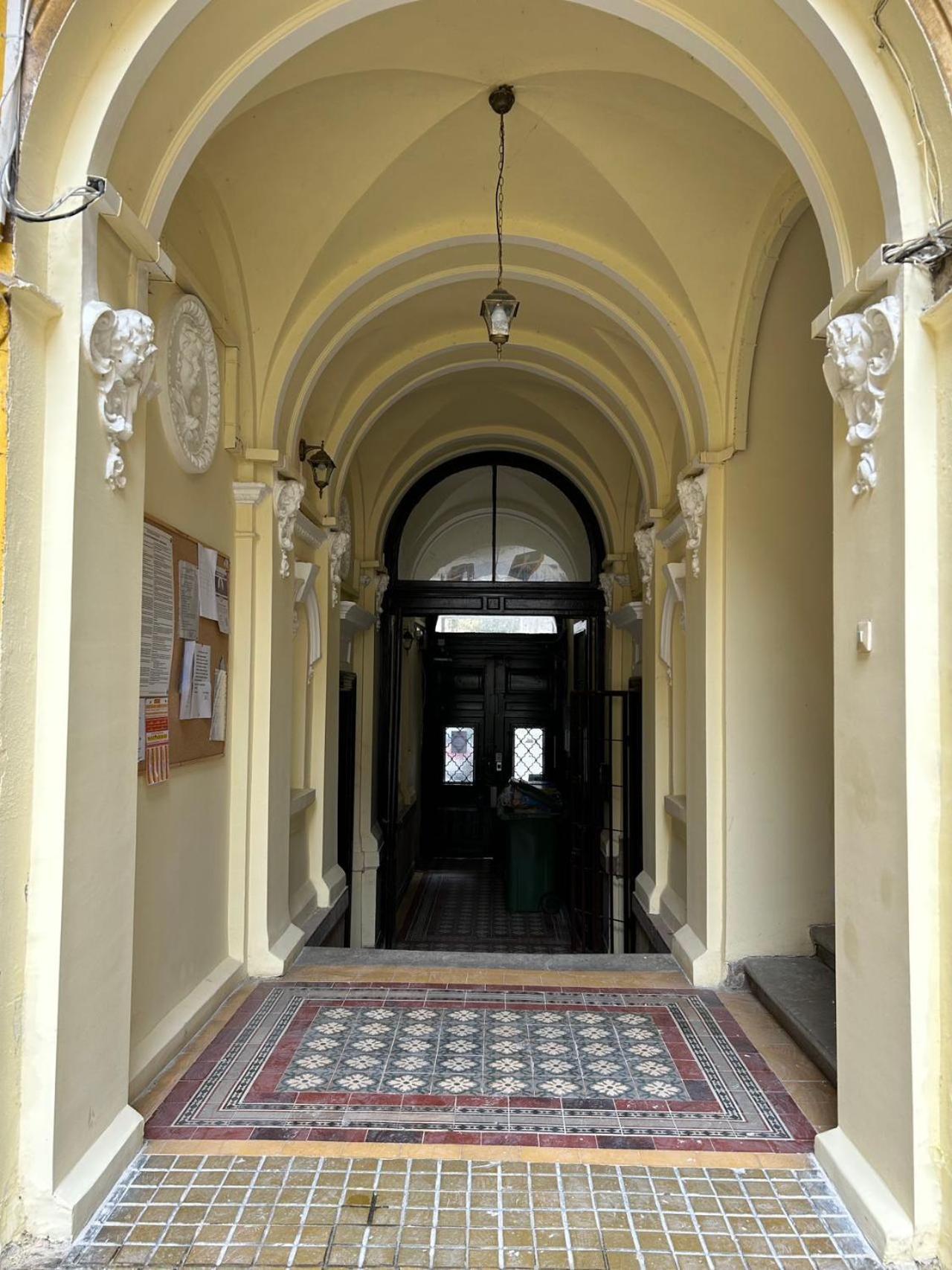 No. 11 With 2 Bathrooms Next To Railway Station Apartamento