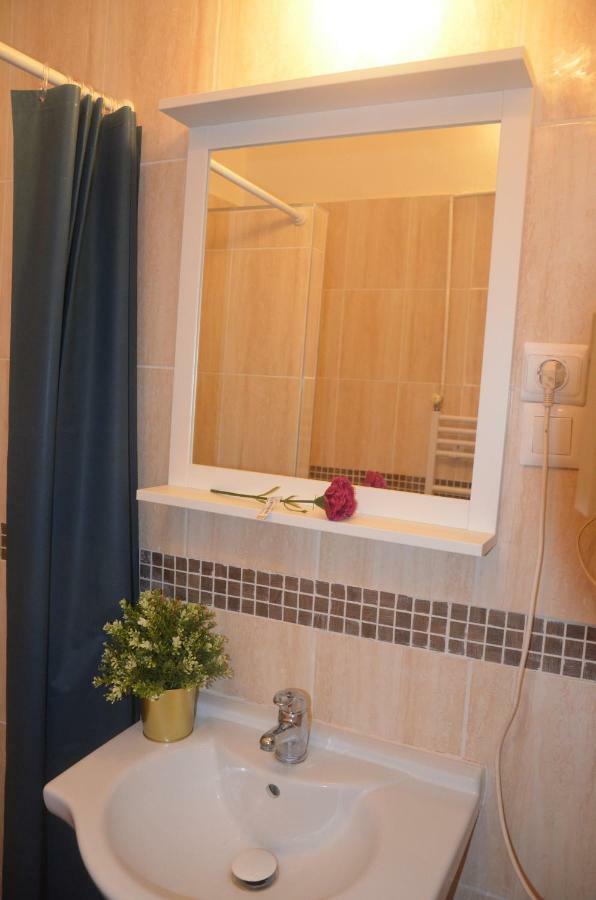 No. 11 With 2 Bathrooms Next To Railway Station Apartamento *